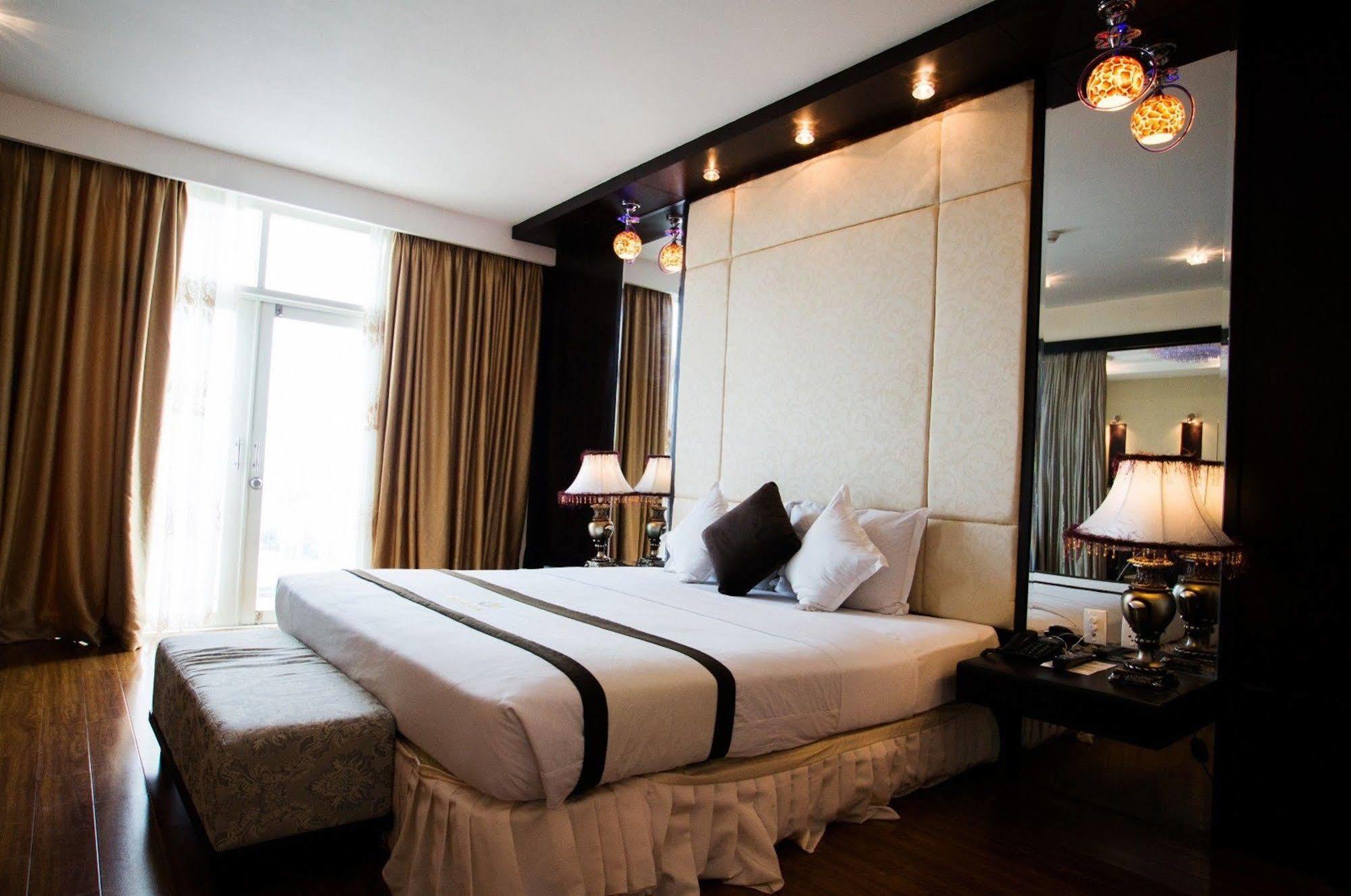 Kaya Hotel Tuy Hoa Exterior photo
