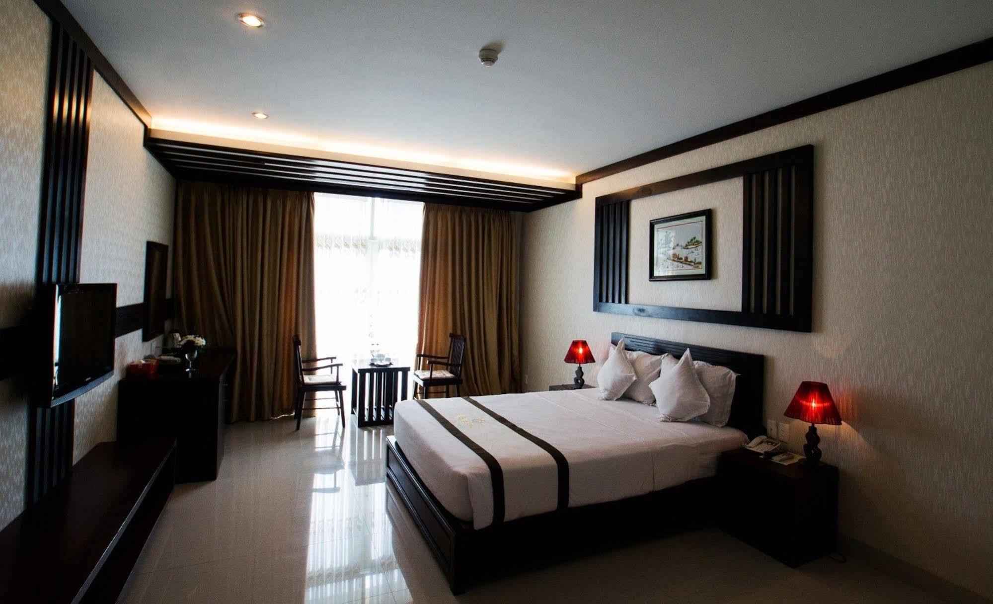 Kaya Hotel Tuy Hoa Exterior photo